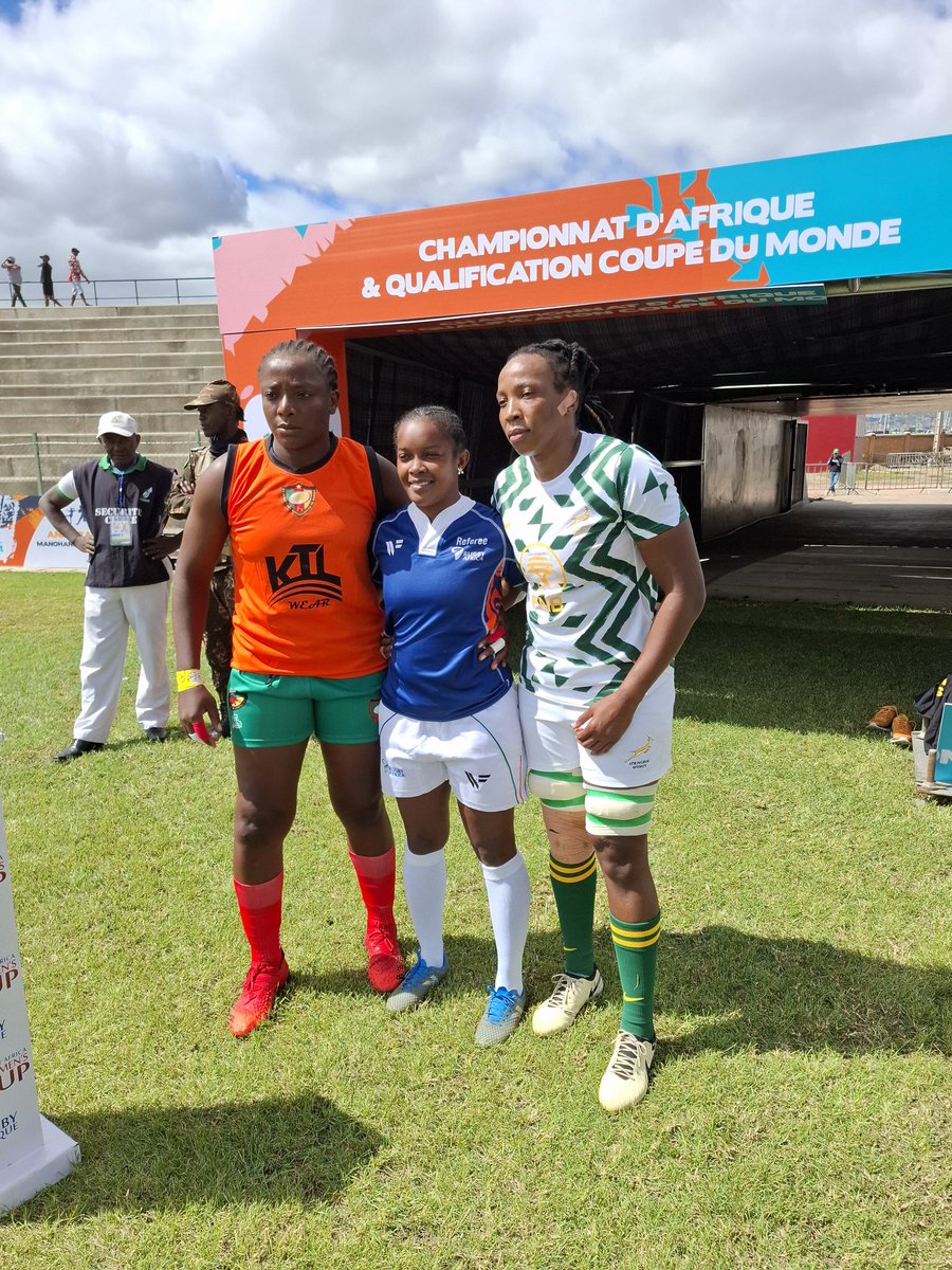 Coin toss done. Cameroon will kick-off and #BokWomen will play with a stiff breeze behind them. #MakeItCount @FNBSA