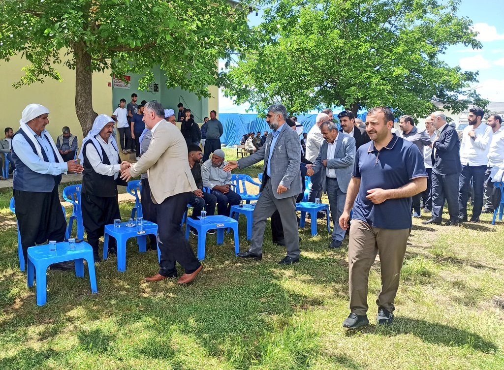 İl Başkanımız Zeynul Abidin Gülsever ve beraberindeki heyetimiz, Kurtoğlu ve Çoban ailelerinin taziyelerine katıldılar.

Vefat edenlere Allah'tan rahmet yakınlarına ve sevenlerine başsağlığı dileriz.