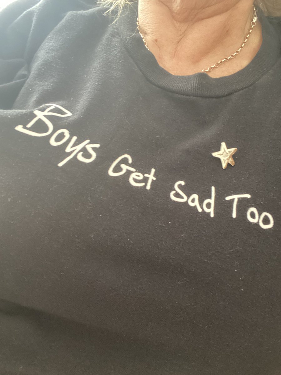 Sallyowl63's tweet image. Just received my Vilomay pin badge #2wish Cymru love the meaning - ⭐Vilomah is a Sanskrit word that means ‘against the natural order.’ It's a small but powerful word that is used to describe a person whose child has died. ⭐