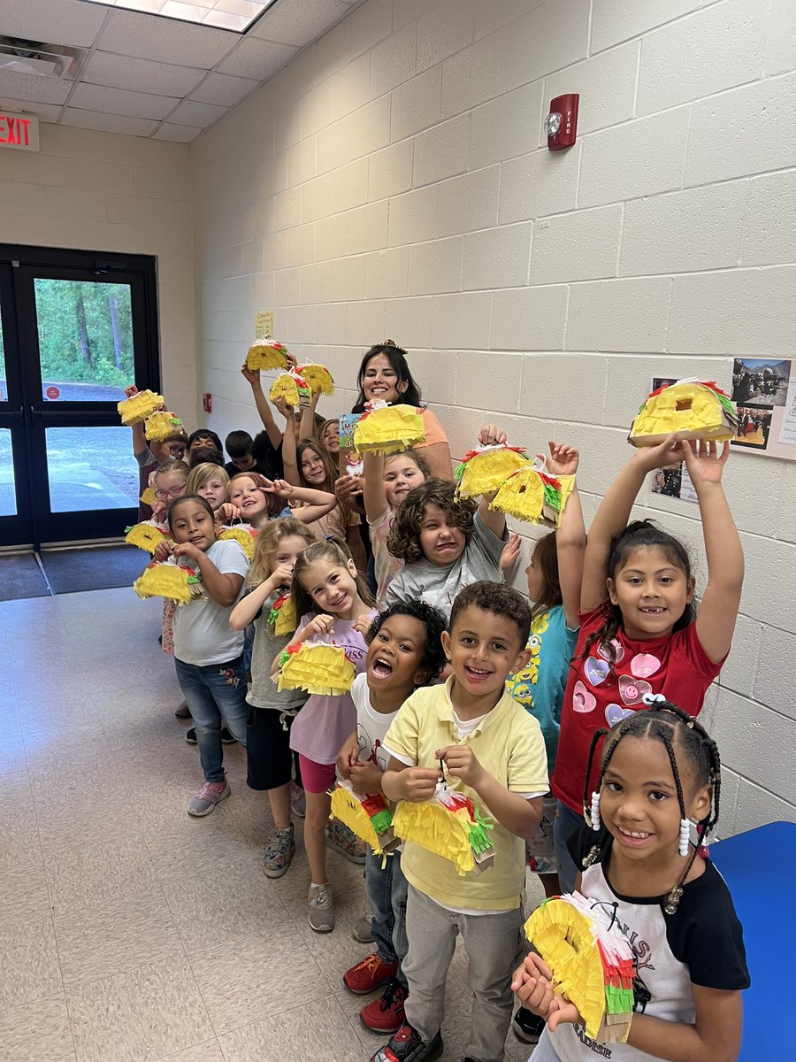 It’s almost Cinco de Mayo! Kinder students enjoyed a read aloud with Mrs. Portney and some craft time making piñatas!