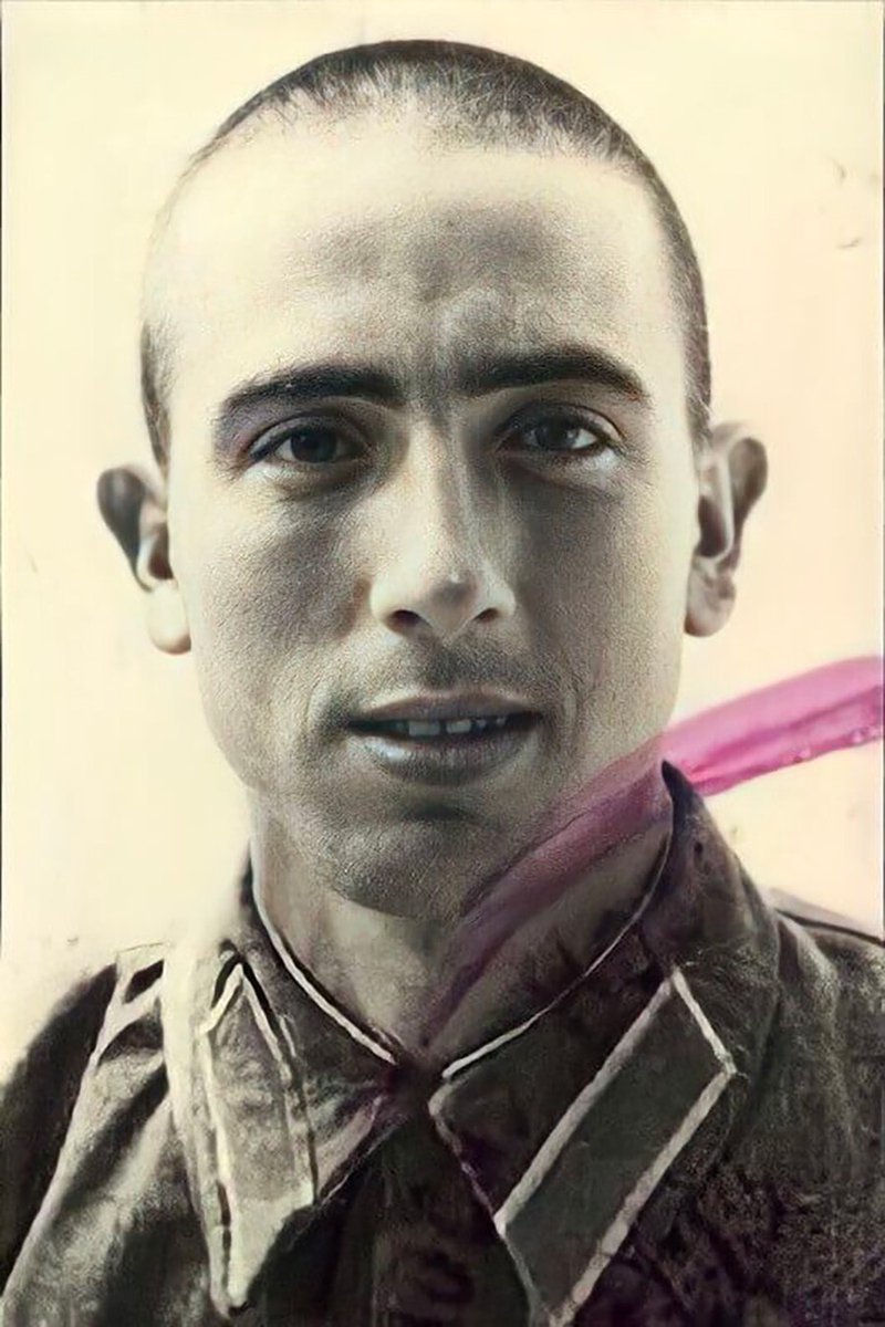 Foto del carnet de Rubén Ruiz Ibárruri cuando entró como cadete en la Academia Militar Central de Moscú, 1939.
