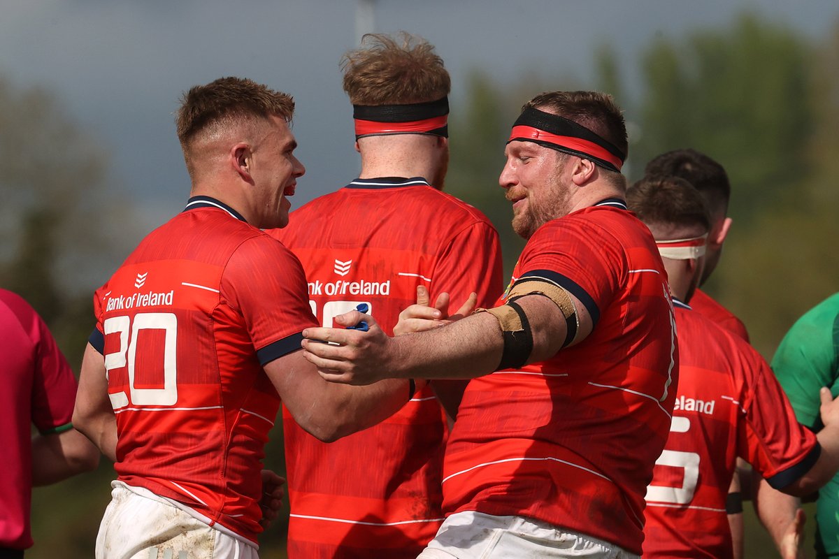 Best of luck to the Munster Juniors who take on Ulster today in @EnnisRugby (2.30pm) 💪

Team news and live stream info ⤵️

munsterrugby.ie/domestic_news/…

#MunsterStartsHere #SUAF 🔴