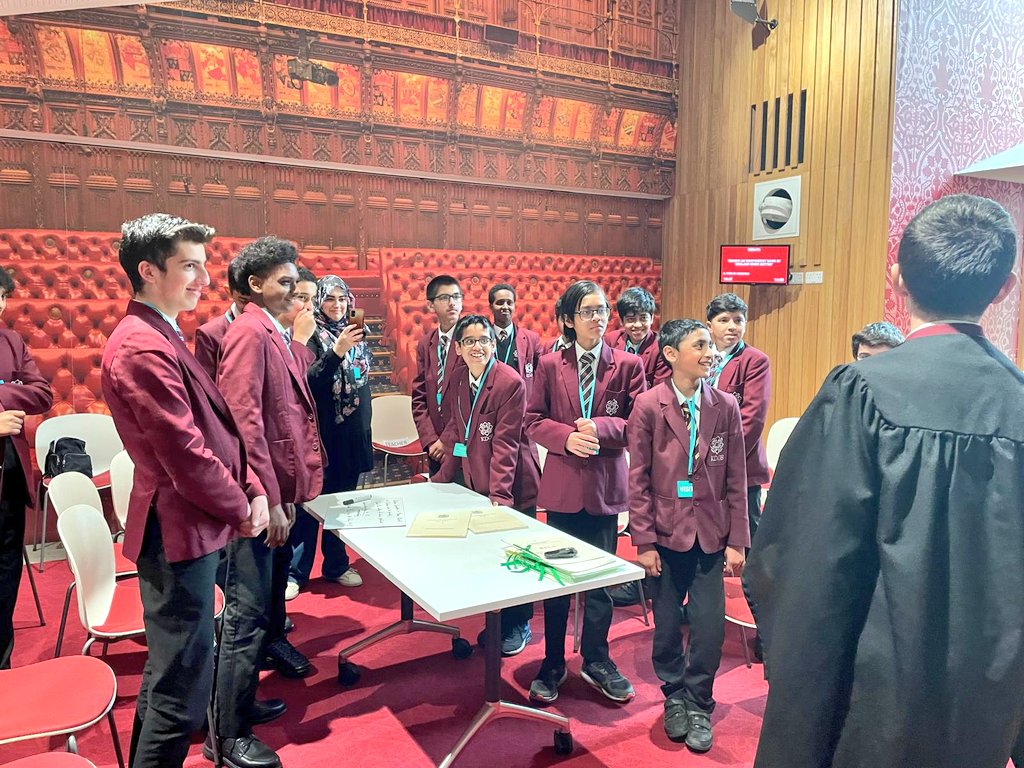 Thank you to @UKParlEducation for an informative and engaging visit to Parliament this week. Students thoroughly enjoyed the history and activities. #Parliament #schooltrip