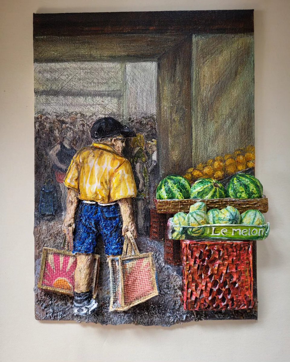 When life gives you melons
  @oil.and.oak in my exhibition "Untold Chapters "Hay on wye 
#recycledart
#reducereuserecycle♻️ 
#mixedmedia 
#quirkycharacters 
#everyonehasastory 
#arttomakeyousmile 
#Provence 
#Carpentras 
#melon 
#goodthingscomeinsmallpackages