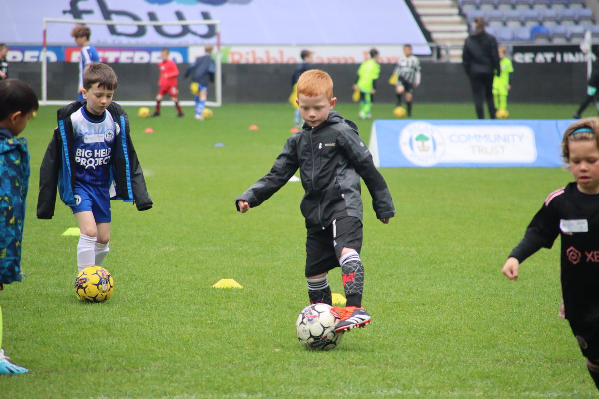 ⚽ It's brilliant to have 92 children here enjoying playing at the home of their <a href="/LaticsOfficial/">Wigan Athletic</a> heroes! 

#wafc 🔵⚪