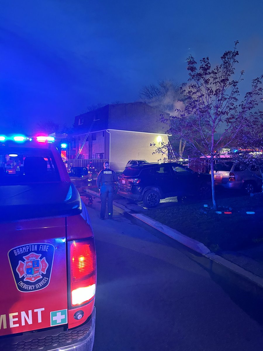 BramptonFireES's tweet image. We are presently operating on scene of a second alarm residential structure fire in the area of Bramalea Rd and Queen St E. The fire is contained and primary searches have been completed. @ChiefBoyes @BPFFA1068 ^MW