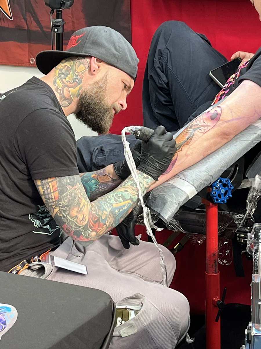 👍La deuxième édition de Viry Tattoo Convention à @Viryofficiel vous attend jusqu’à dimanche. 👉L’occasion de déambuler au milieu des stands, assister à des démonstrations , boire un verre, découvrir des artisans talentueux….ou tout simplement de se faire tatouer!