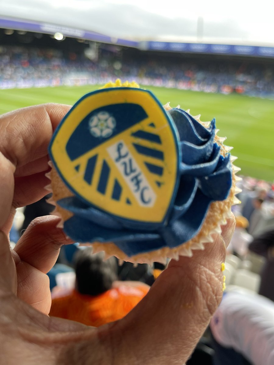 drmahendrapatel's tweet image. We’re LEEDS  UTD and we never say die! Yes — may not be in our hands but it’s still in our hands not to give up hope &amp;amp; keep going! 
It’s going to be nail biting day all round but hoping our neighbours @htafc do the business today and #LUFC to win!! 🙏🏽
#LeeSou