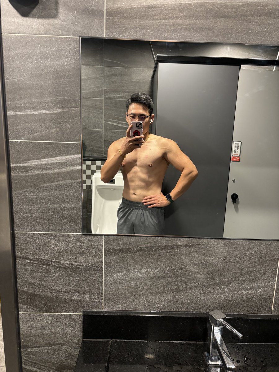 alan19950913's tweet photo. 給自己一年的時間能改變多少？

感謝堅持不放棄的自己 https://t.co/QWwXh7Tkpt
