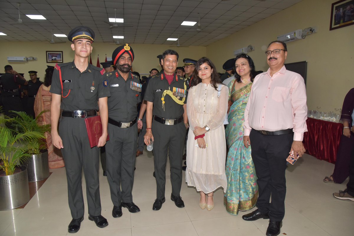 Award  Ceremony of TES-43 Course, ST-24

Meritorious Officer Cadets of TES-43 course of #CTW, #MCEME were felicitated by Lt Gen Neeraj Varshney, VSM, Comdt, MCEME & Col Comdt, Corps of EME at an impressive Awards Distribution Ceremony on 04 May 2024.
@adgpi 
@artrac_ia 
1/2