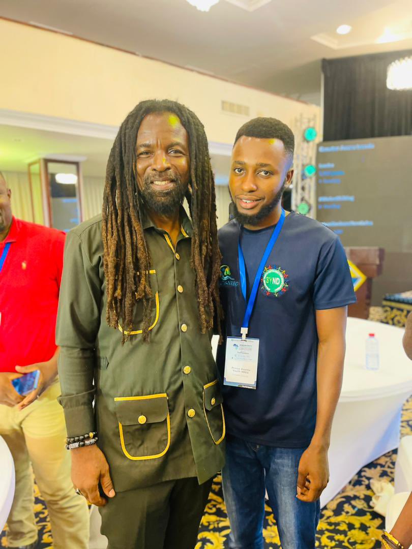 A nice privilege to be with the legendary man and a great activist of the environment as well🍀🌱@RockyDawuni thank you sir for your impact 🤲🏻🎶 #AYC2024 #WeAreShifting