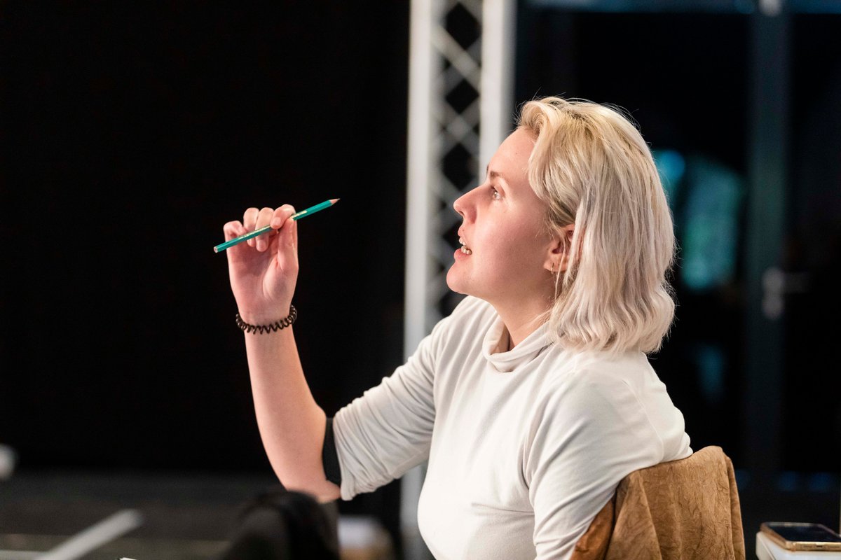 Helene Weigel Theaterpreis 2023 für Fritzi Wartenberg: heute Abend ist Preisverleihung durch den Freundeskreis nach der Vorstellung von 'Malina'. im Anschluss gibt es einen Empfang im Hof - kommt gerne vorbei! #BEmalina