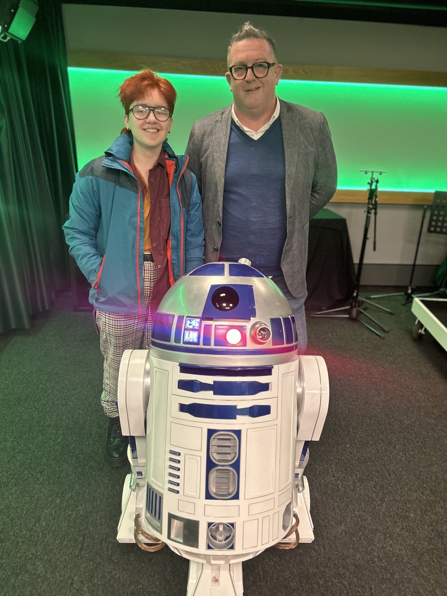 It's #StarWarsDay and @johnnyToal has a very special co-presenter in the studio with him, R2D2! Plus, Oisin Leech plays tracks from his new album, Cold Sea and John meets Australian street artist, Sophi Odling. #MayThe4thBeWithYou bbc.in/44p88A1