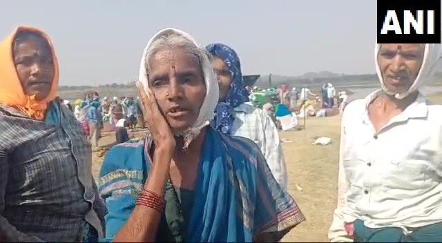 “I neither hv a house nor I get pension. I told INC candidate Jeevan Reddy to show mercy on me. He assured me by saying-Dorasani (queen) u would absolutely get it and then patted lovingly on my cheek”- farmer woman who was seen in the purported viral video where Nizamabad INC…