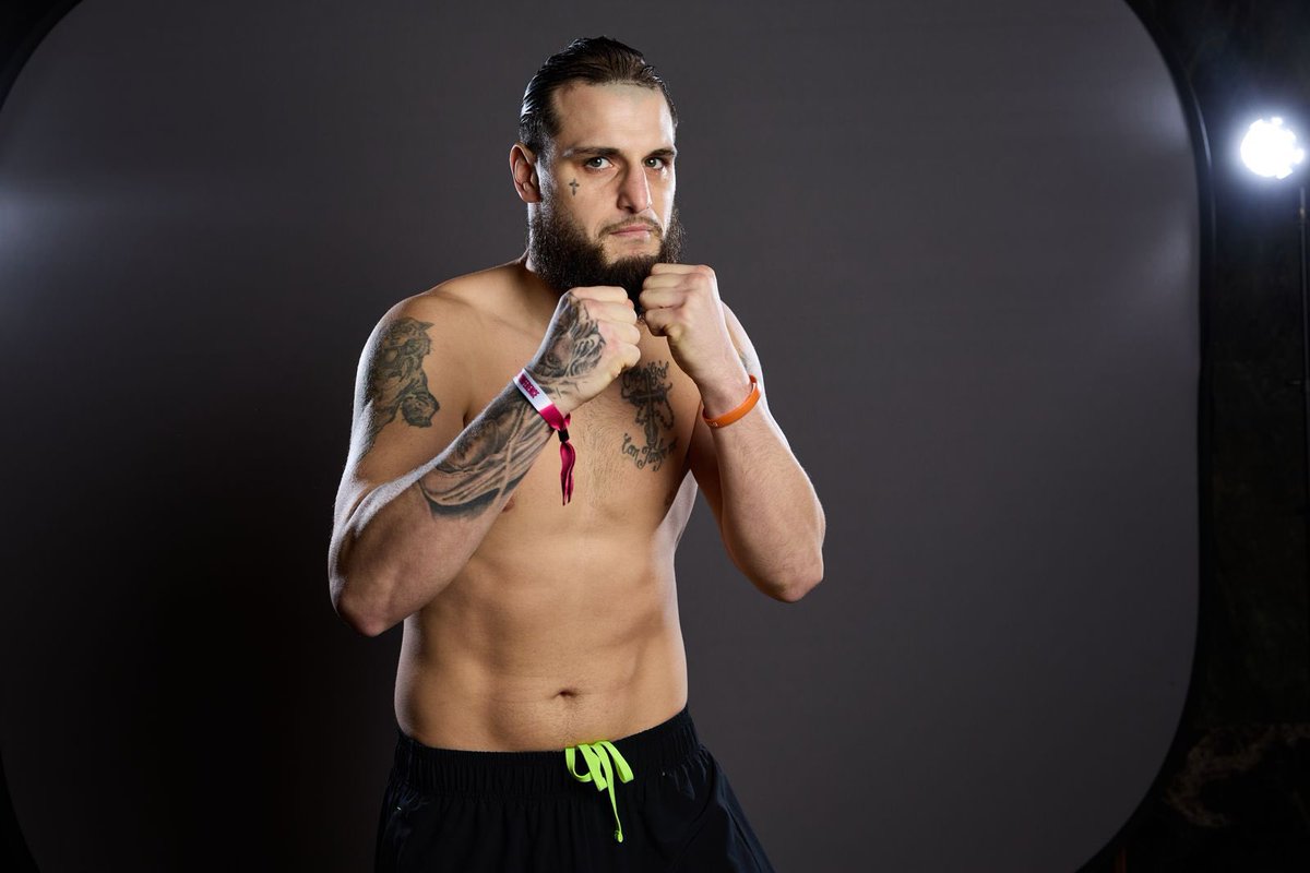 liamcameron21's tweet image. Won’t believe the news I’ve got next week massive fight news!!!!!! Can you guess who 💣