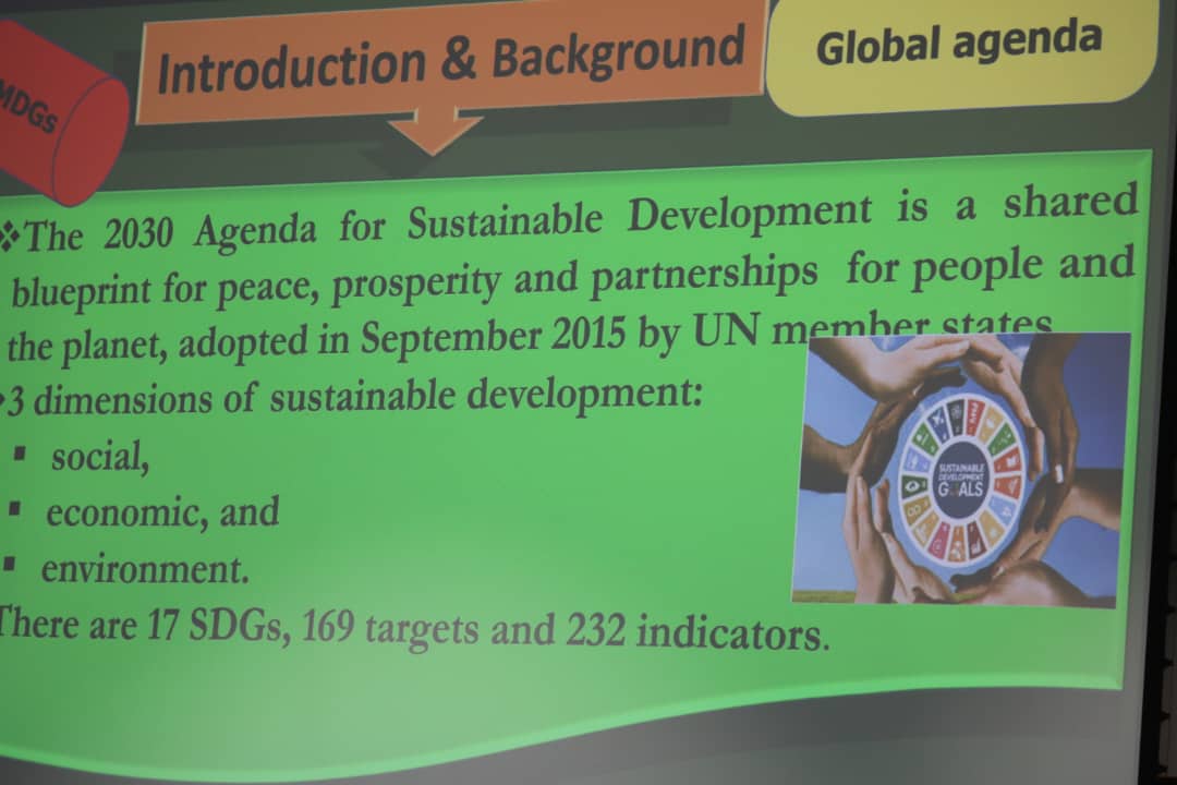 #10thParliament Mrs D.M.Nyamukaka from UNDP expounding on a synopsis of Sustainable Development Goals and the role of Parliamentarians in the implementation of SDGs at an ongoing workshop in Bulawayo,Rainbow towers: Joint Portfolio Committee on Public Service, Labour and Social…