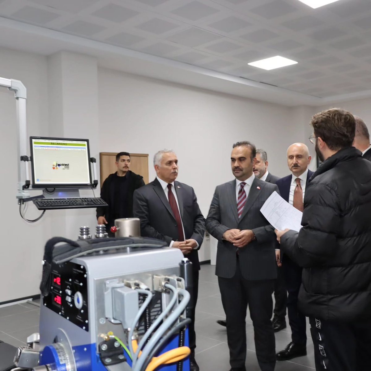 Bilime dayalı saha ve laboratuvar testlerimiz fizyoloji, mevcut antrenman yaklaşımı ve tekniği tüm yönleriyle analiz ederek; Hangi spor türü Branşı olursa olsun, güçlü ve zayıf yönleri anlayarak hedeflere ulaşmak için ne yapılması gerektiğini belirlemeye yardımcı oluyoruz!