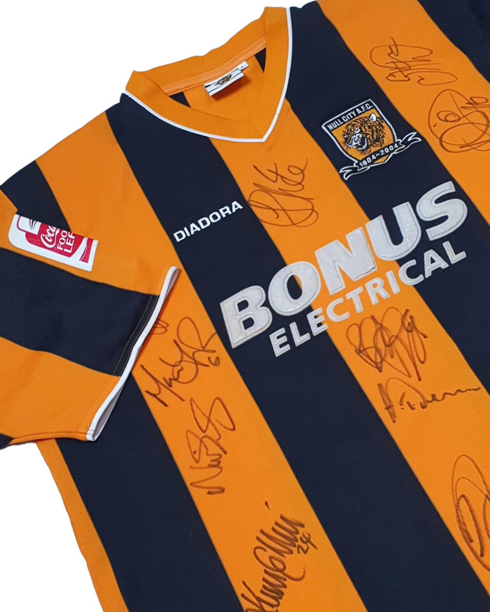 2004/05 #hcafc primary shirt worn by Leon Cort in the centenary season when City secured a second successive promotion. Stripes returned after a 4 year absence, owner Adam Pearson favoured plain shirts but was pestered (I wonder by who? 😀) to go traditional for the centenary.