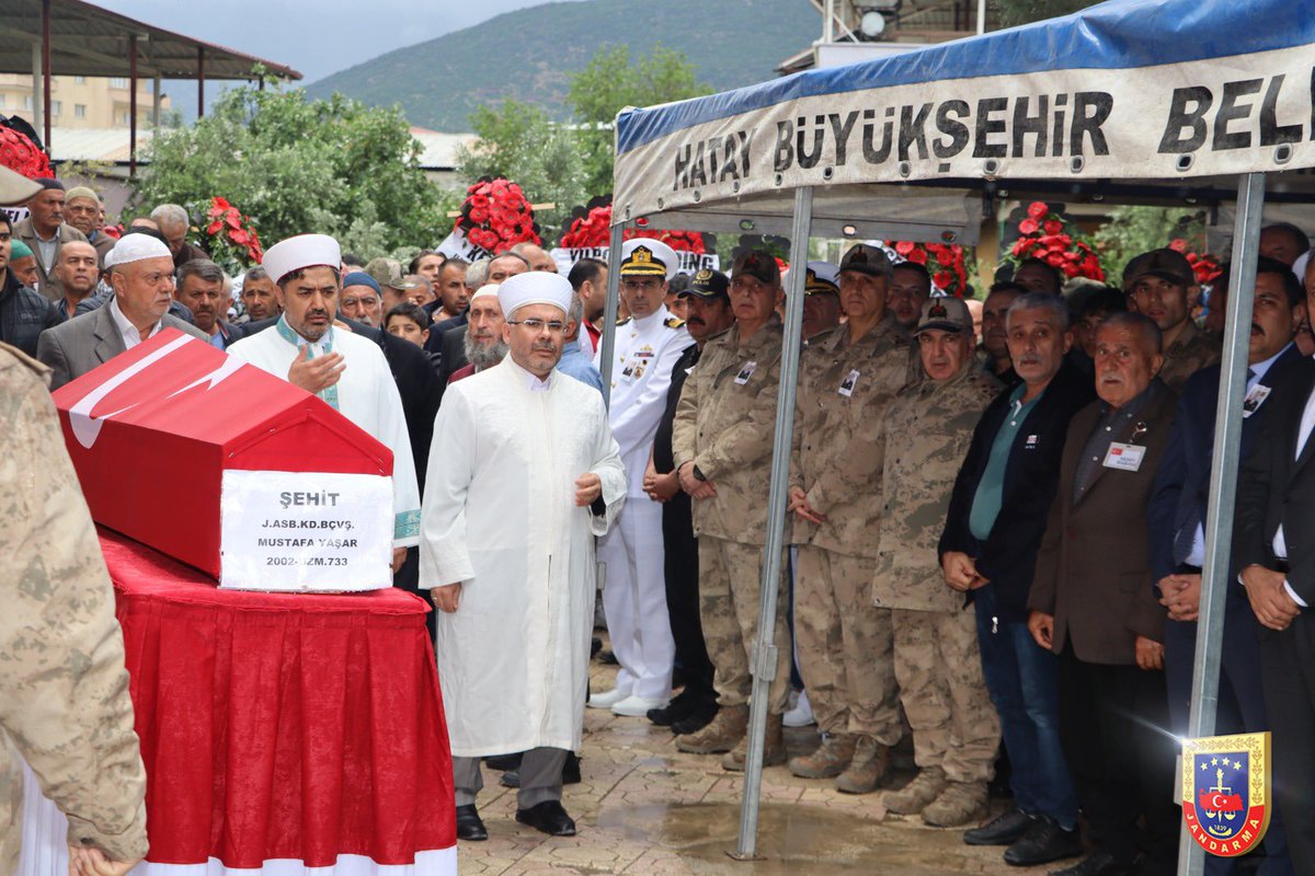 Jandarma Genel Komutan Yardımcımız Korgeneral Sayın Halis Zafer KOÇ, 2 Mayıs 2024 tarihinde Şehit olan kahraman silah arkadaşımız J.Asb.Kd.Bçvş. Mustafa YAŞAR'ın cenaze törenine katılmıştır.
📍Hatay
🗓️3 Mayıs 2024