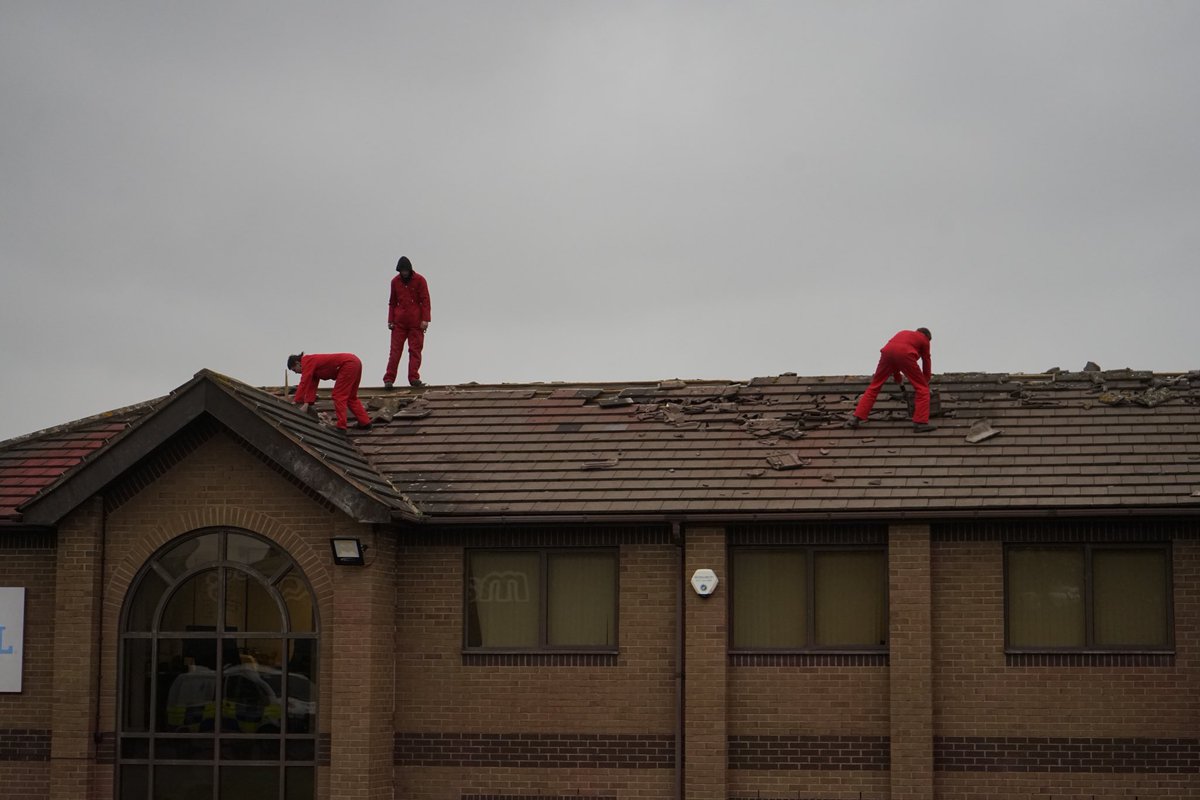 Three actionists dismantled Elbit’s Tamworth weapons factory, forcing the sale of the site and its conversion into a producer of public transport parts Now, they’ll stand trial and need your support Mobilise from 9.30AM on Tuesday 7th May at Stafford Crown Court