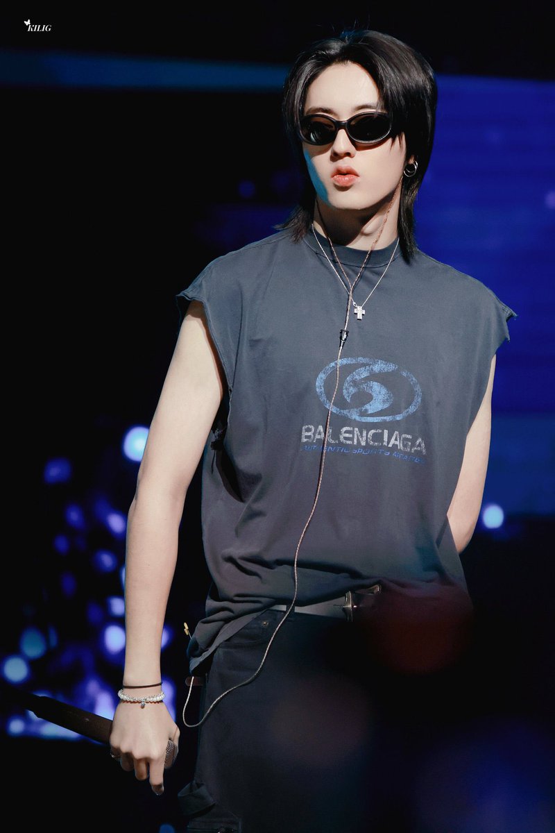 harusource's tweet photo. Ganteng..
Handsome..
Pogi…
#TREASURE_REBOOT_IN_MANILA https://t.co/41RXNNfG5v