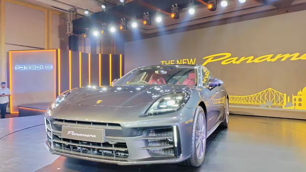 #AutoWithMC | Hot Wheels🏎️🔥

Porsche has launched the third model generation of the Panamera in #India, here’s how it looks like👇

#InPics📸
moneycontrol.com/automobile/hot…

#Porsche #Panamera #Automobile