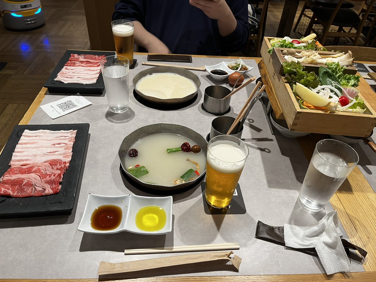 友人の希望でしゃぶしゃぶ食べに

スプリングバレー色々飲めて楽しい