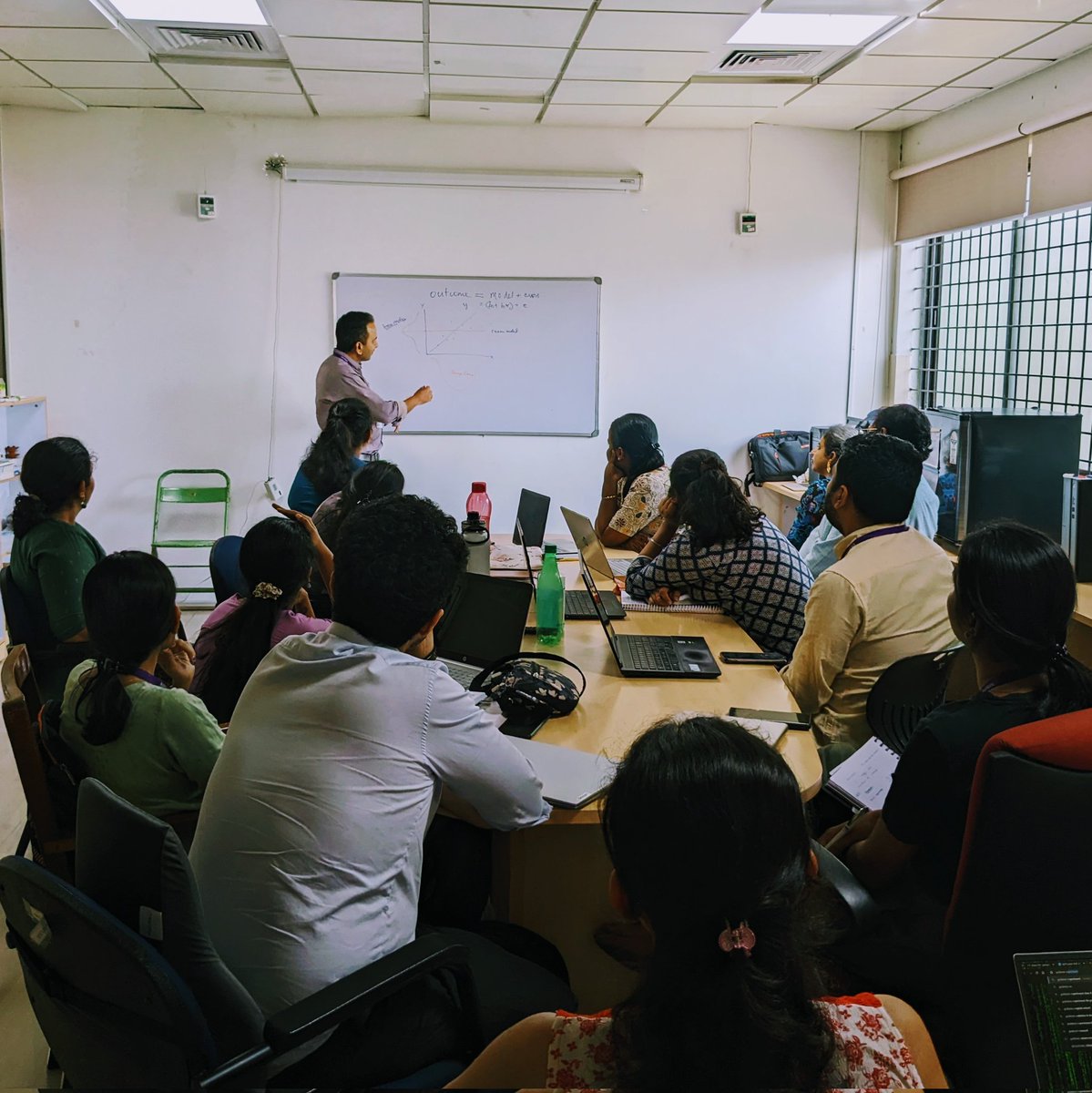 Statistics Saturdays 📊 At CBM, we're firm believers in the continuous pursuit of knowledge. Swing by our lab on any given Saturday, and you'll find everyone from group leaders to research fellows, enthusiastically participating in a stats refresher class!