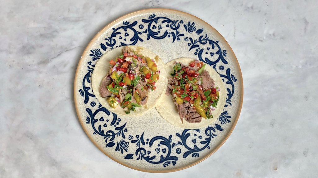 A perfect taste of Oman from @dinewithdina ! 🤩 you can make her fabulous Shuwa over the weekend and turn the leftovers into these 10/10 tacos, yum! Find the recipe here: bbc.co.uk/food/recipes/o… #saturdaykitchen