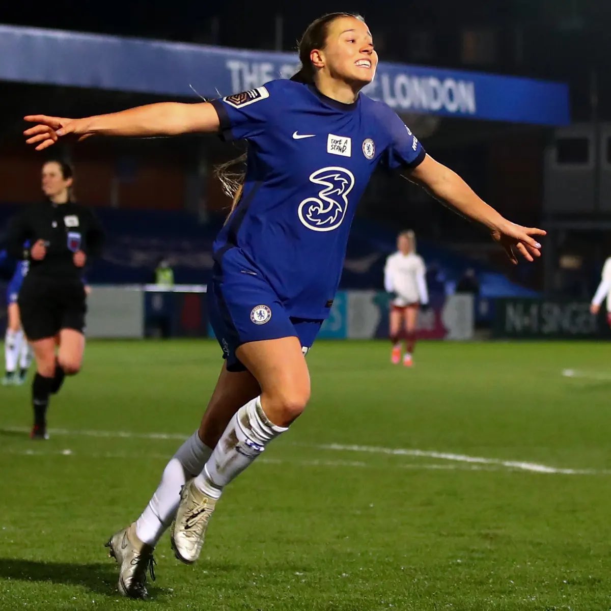 The Chelsea women's team will be undergoing a serious rebuild this summer, now Fran Kirby is also leaving, wow 🥹🥹🥹🥹 Proper Chels, Proper Legend 💙💙💙