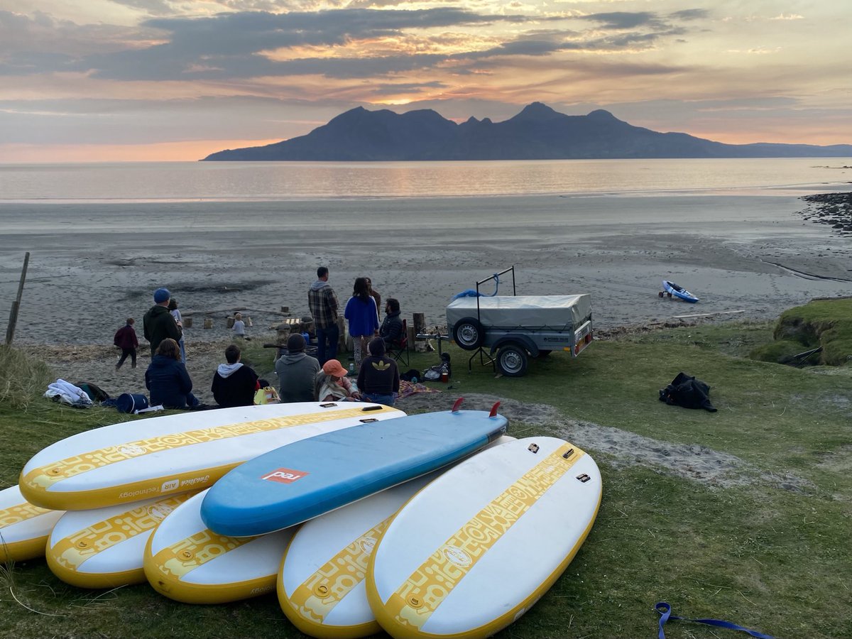Eigg Guiding are at Laig Beach offering Stand Up Paddle boarding all today from 1300, and then a bonfire before sunset. What’s not to ❤️

eiggguiding.org