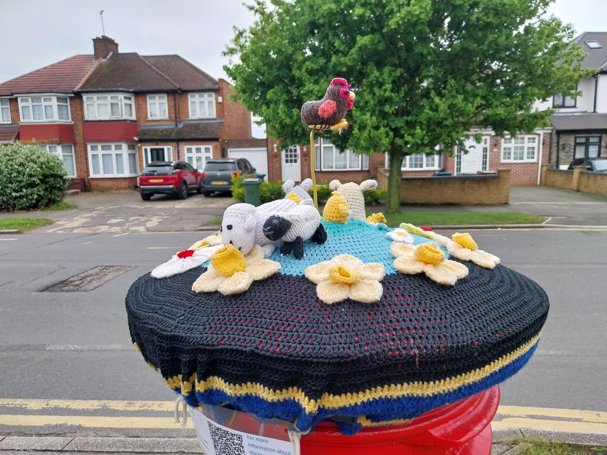 I grew up there and I really don't like Suburbia but I do really like these knitted pillarbox toppers