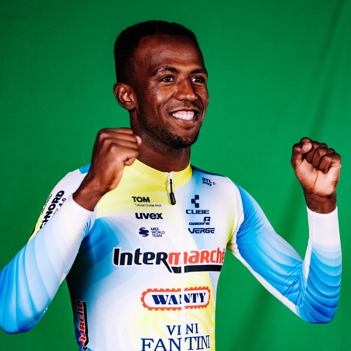 🇪🇷 Biniam Girmay: 'I'm excited to race the #Giro again. This race means a lot to me. I hope to win a stage, achieve the team goal and make my country proud like two years ago.' 📸 @cyclingmedia_ag