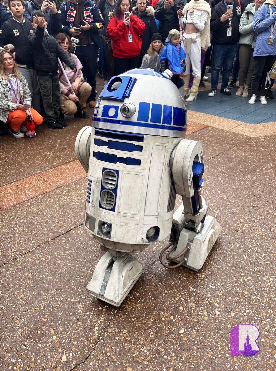 📍 R2-D2, beeboop’ing around Discoveryland today for #MayThe4th!