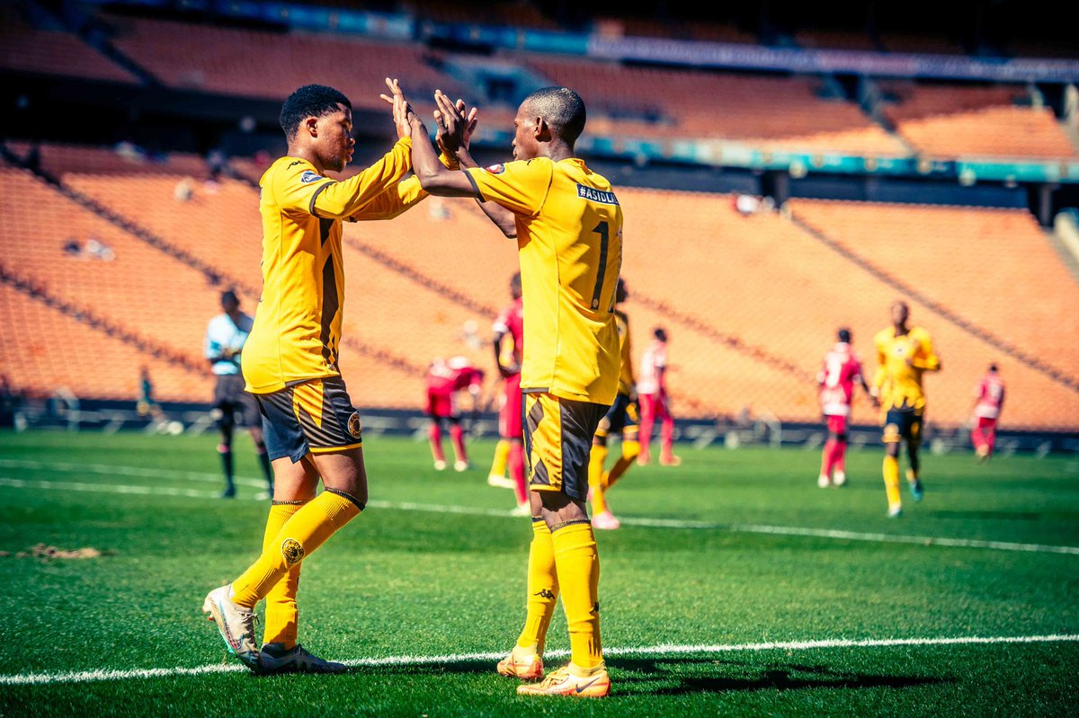 90 +4' | #KC 4 : 1 #SK

Full time score: (Mabaso x 2, Jansen, Ozoemena) Kaizer Chiefs 4 : 1 Sekhukhune United 

#Amakhosi4Life #Asidlali #GcwalaNgeNewGeneration