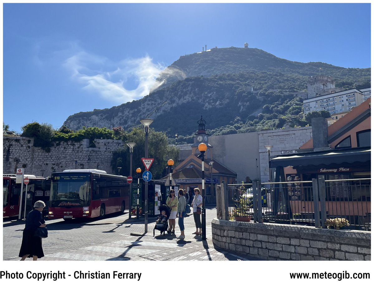 #Gibraltar - 04/05 - it's been a stunning day so far, with just a little cheeky scrap of Levanter popping up briefly as the wind flipped from West to Easterly, as forecast - at midday, the temperature is 18C in a light East-Northeasterly.
Photo thanks to Christian Ferrary.