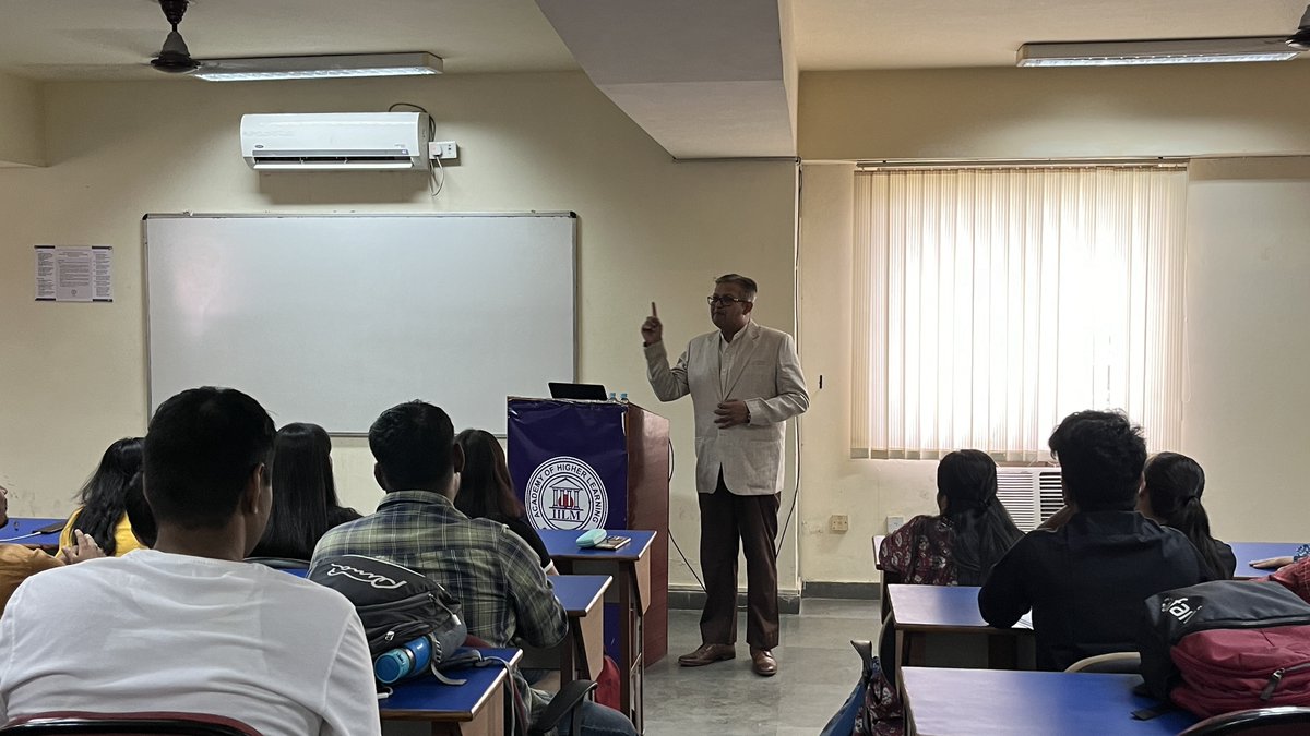 iilmahllko's tweet image. IILM Lucknow organized the second lecture in the Impact lecture series. Mr. Neelesh Kapoor, MD & CEO of Entrepnext He conducted the session on the topic" Design Thinking for Innovation". 
#impactlecture #AICTE #IIC #MoE #MHRD #iilmlucknow #pgdm