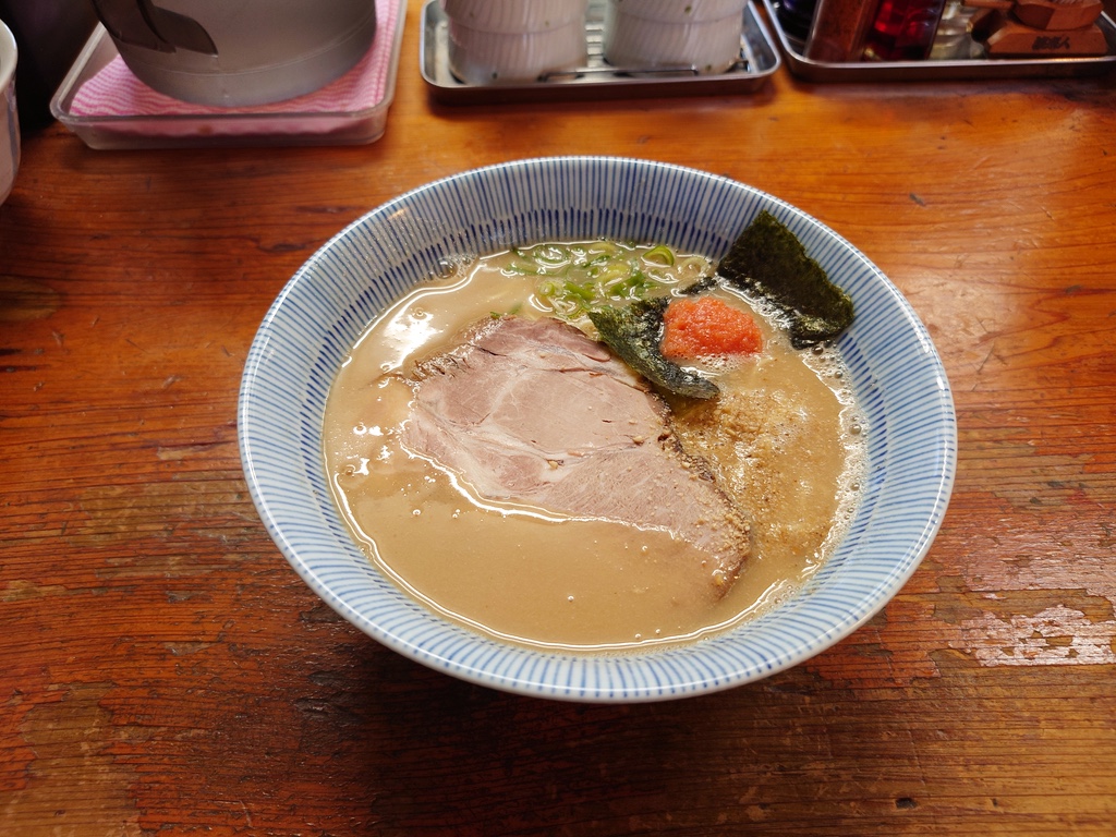 はいそんなわけで…本日は大洗町の「麺屋 渡来人」にて博多風豚骨ラーメンを食べてまいりました。
海楽フェスタでも出していたメニューですが残念ながら行けず…しかしGW限定でまた食べられるということで今日と一昨日の二回も食べに行ってしまったのでした…。

ごちそうさまでした＼( 'ω')／