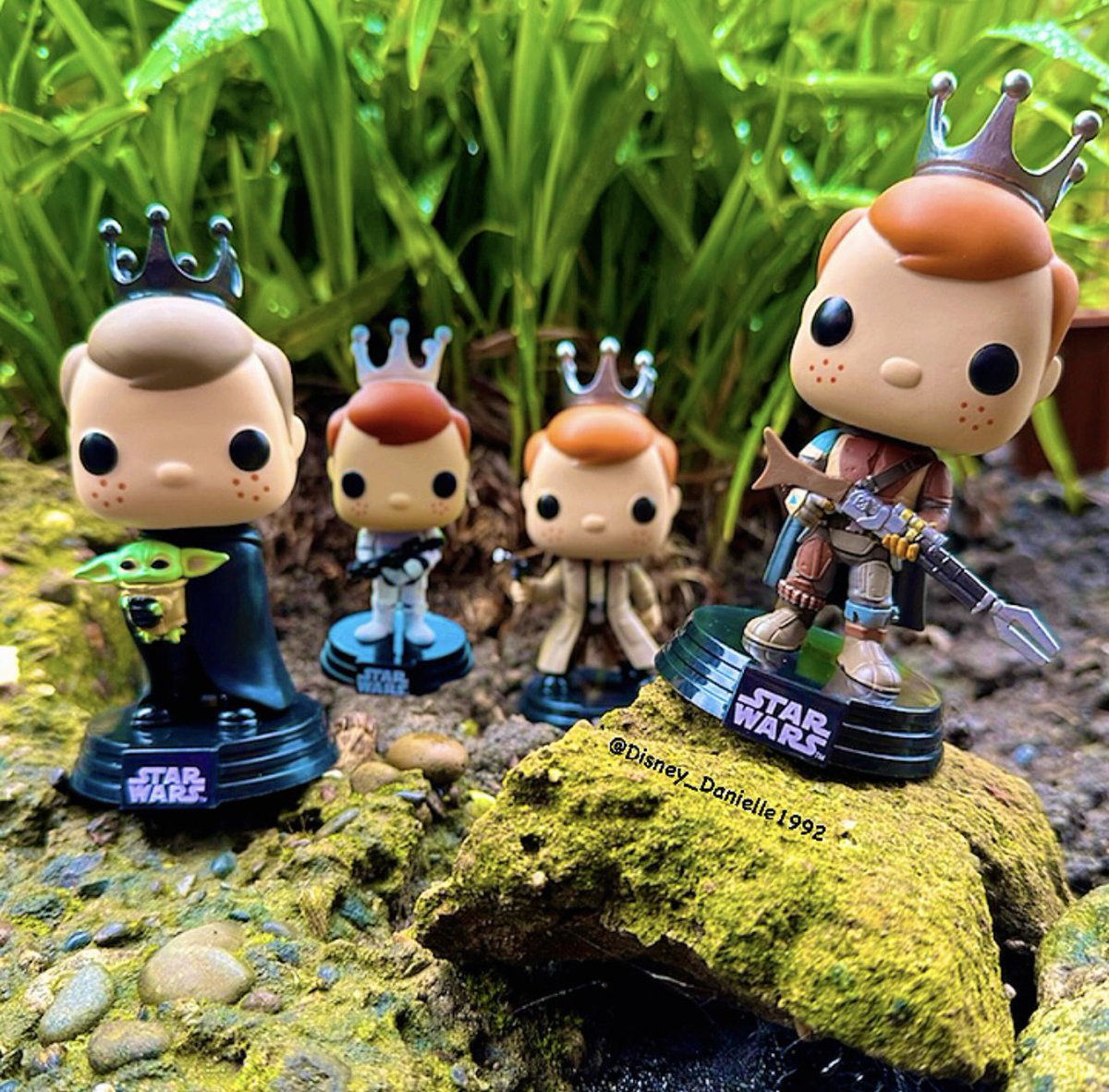 🪐 May the 4th be with you! 🪐

Today being Star Wars day was the perfect excuse to get some of my Star Wars Freddy’s out of their boxes & outside for a Funko shoot! 

💥May the force be with you! 💥

#FunkoPOPVinyl #MyFunkoStory #FunkoUnboxed #Funko 

@OriginalFunko @FunkoEurope