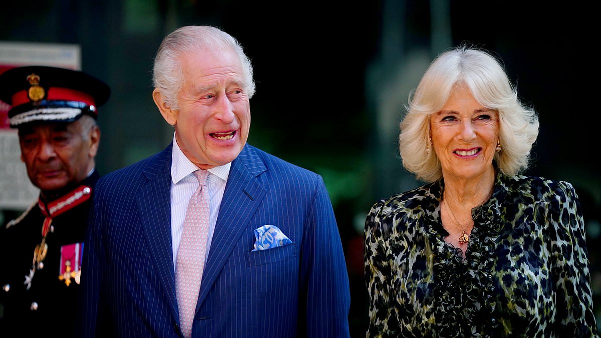 King Charles and Queen Camilla step up their involvement in horse racing - one of the late Queen's biggest passions - as they become joint patrons of the Jockey Club: MARCUS TOWNEND: Both are currently Honorary Members of The Jockey Club and succeed the… dlvr.it/T6PkM4
