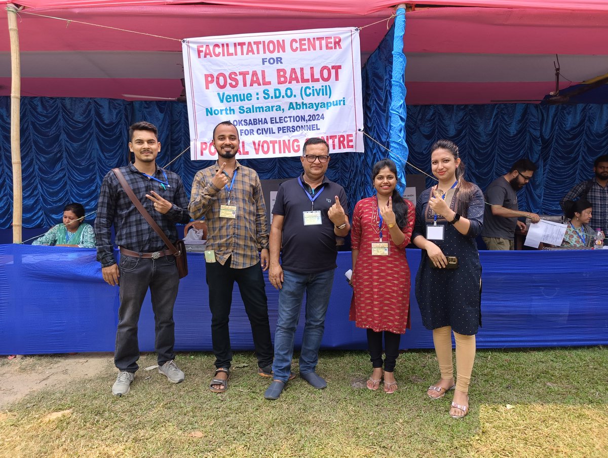 SdiproA60's tweet photo. Officials casting their precious votes at North Salmara Postal Ballot facilitation Center. @ECISVEEP @ceo_assam 
#votingmatters #voting2024 #VotingRights #VotingAwareness #northsalmaraelectiondistrict #NothingLikeVoting
#Loksabha2024 #PostalBallot
#ChunavKaParv 
#DeshKaGarv
#ECI https://t.co/VqFRF1ccgL
