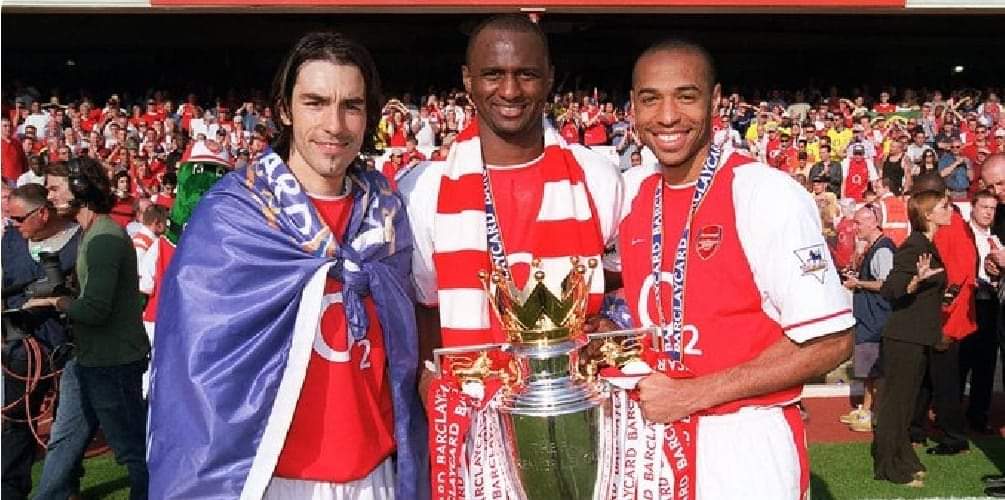 Arsenal akan memberi penghormatan kepada skuad Invincibles mereka di pertandingan terakhir musim ini, mereka juga telah mengundang tim dan staf, termasuk Arsene Wenger untuk menghadiri pertandingan melawan Everton di Emirates stadium. [@sr_collings]