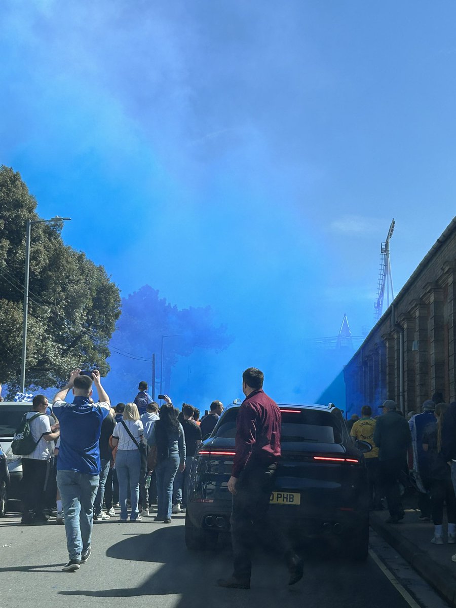 All roads lead to Portman Road this lunchtime , with @IpswichTown on the brink of the Premier League, all of the action from the visit of Huddersfield with @markchapman on @5liveSport #itfc #bbcefl #bbcfootball