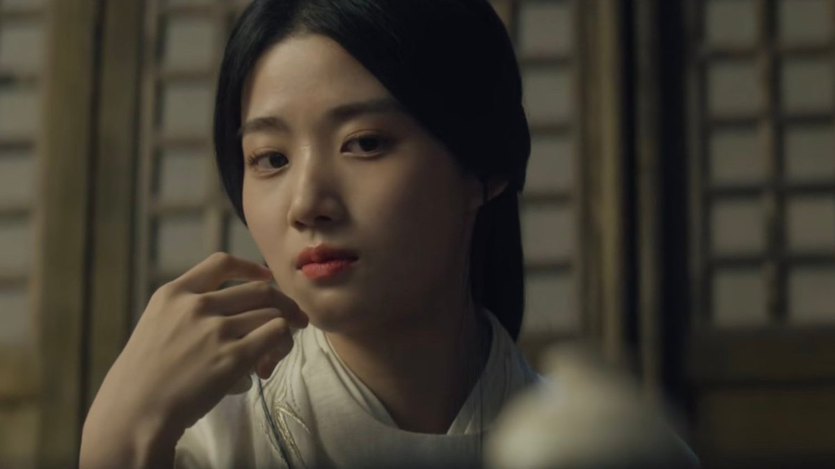 dramateaque's tweet image. One (rookie) actress, four roles 🎞️

So nice to see how #LuYuxiao has been improving her acting chops across genres and characters both ✨

#SeeYouTomorrow #ParallelWorld #MyJourneyToYou #BlossomsInAdversity