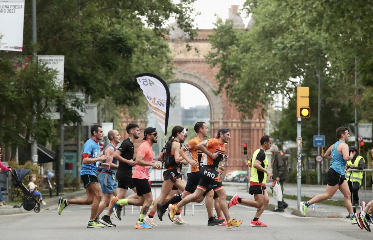 Tomorrow is a special day, tomorrow is the 44th Cursa El Corte Inglés! 🏃‍♂️🏃‍♀️ This year, the historic race has teamed up with @fmiquelvalls to support its cause. Whether you're a runner or a cheerleader, we wish you a happy race! 💪 @LaCursaECI bit.ly/3WqAkAp