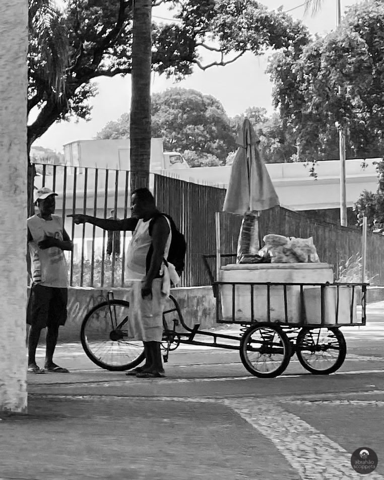 #photography  #blackwhite  #streetphotography #fotografía  #monochrome #pb #noir #photo #blackwhitephoto #thepeoplewemet  #streetfps #Shotoniphone #fotografiapretoebranco #fotografíaurbana #fotografiaartistica #fotografiaamateur #nftphotograph  #nftcommunity