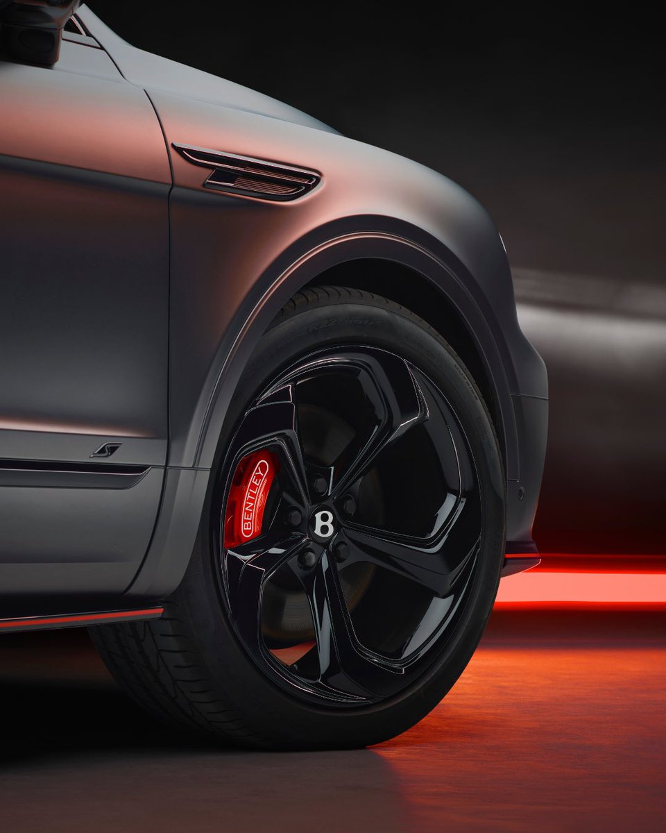 Unleash the Force. 

-
Bentayga S (V8) WLTP drive cycle: energy consumption, mpg (l/100 km) - Combined 22.1 (12.8). Combined CO2 - 296 g/km. CO₂ Class – G.