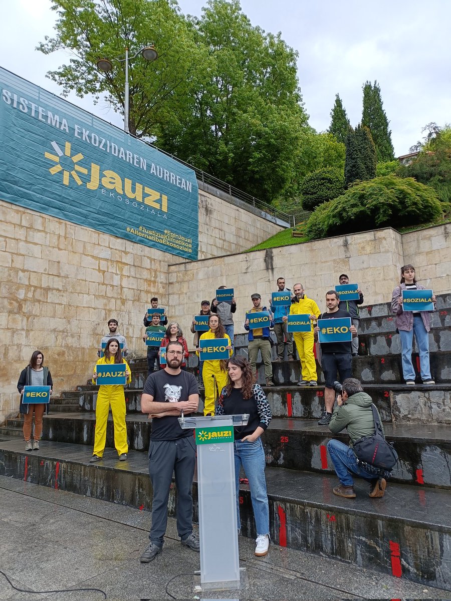 .@JauziEkosoziala eragile ekologista aurkeztu dute gaur Eibarren. Helburutzat du 'ekologismo soziala integraltasunez eta transbertsalitatez lantzea, eta alternatiba sistemikoa plazaratu nahi duen Euskal Herriko mugimendu nazionala sortzea' @berria