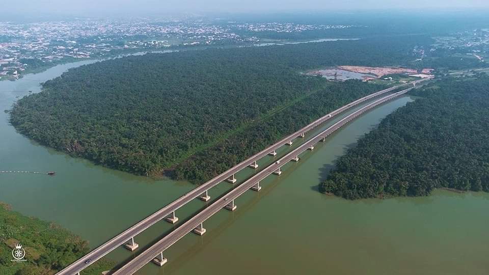 SAPELE Bridge (  Bridge between Amukpe and Jesse Town along the Warri-Benin Road

#Nigeria #TourNigeria #BeautifulNigeria #Sapele #DeltaState