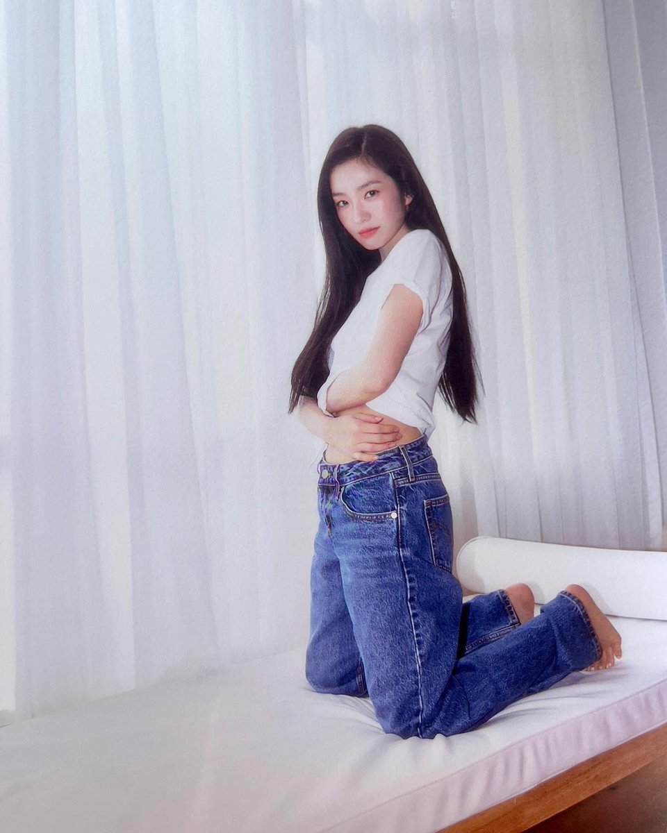 picsofirene's tweet photo. SHE IS SO GORGEOUS https://t.co/CKOWcFCeJn